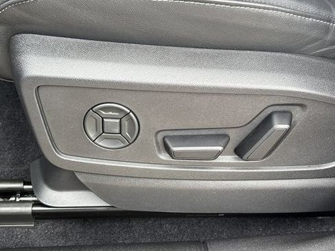Used 2025 Audi Q5 Premium Plus w/ Premium Plus AWD/4WD image 19