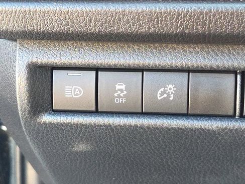 Used 2025 Toyota Camry SE FWD image 25