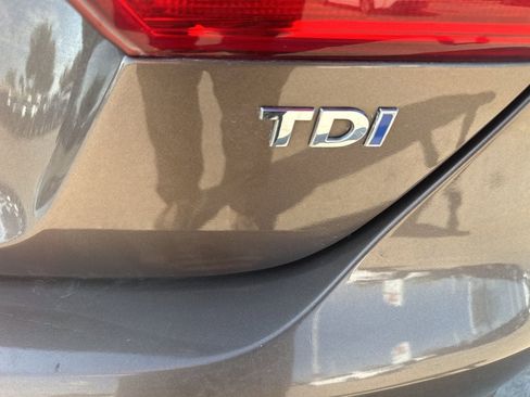 Used 2014 Volkswagen Jetta TDI image 4