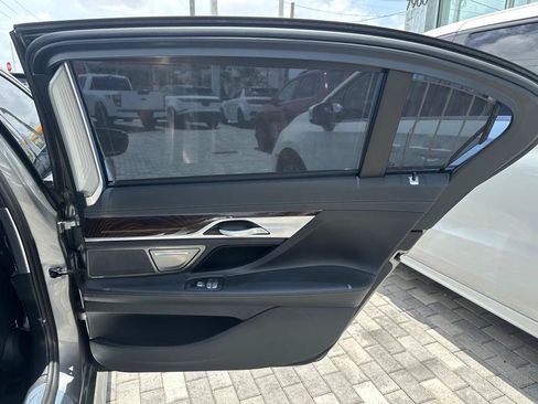 Used 2021 BMW 740i w/ M Sport Package RWD image 28