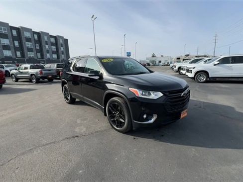 Used 2019 Chevrolet Traverse LT w/ LPO, Blackout Package image 2