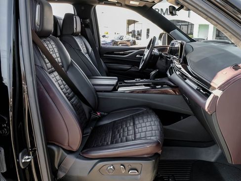 Used 2021 Cadillac Escalade Sport Platinum image 31