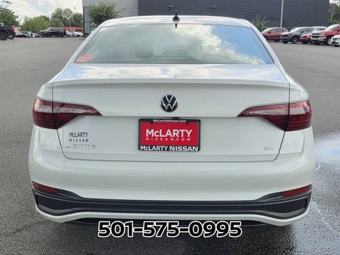 Used 2024 Volkswagen Jetta SE w/ Black Wheel Package FWD image 7