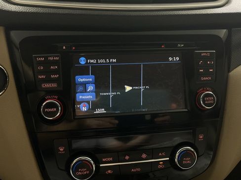 Used 2015 Nissan Rogue SL w/ SL Premium Package image 3