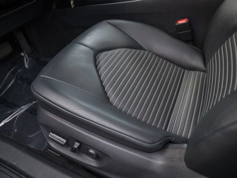 Used 2019 Toyota Camry SE FWD image 26
