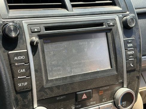 Used 2014 Toyota Camry LE FWD image 10