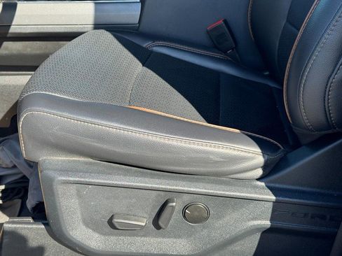 Used 2025 Ford F250 Lariat w/ Chrome Package image 26