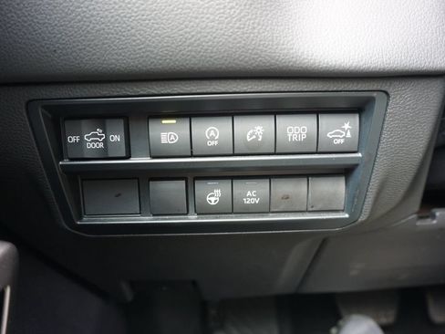 Used 2023 Toyota Tundra Limited AWD/4WD image 5