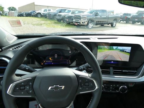 New 2026 Chevrolet Trax LT w/ Midnight Edition FWD image 23