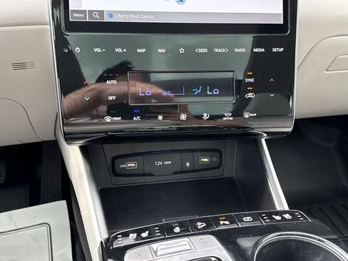 Used 2023 Hyundai Tucson Limited image 17