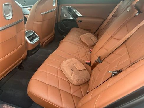 Used 2023 BMW 760i xDrive AWD/4WD image 14