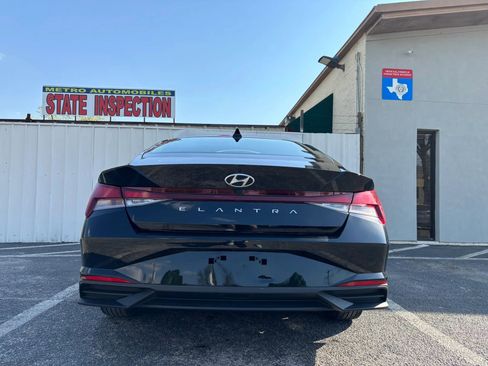Used 2023 Hyundai Elantra SEL image 4