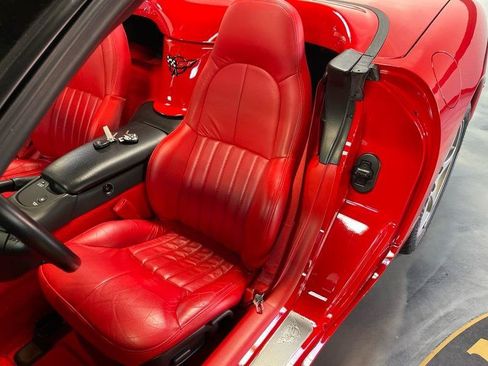 Used 2001 Chevrolet Corvette Convertible RWD image 27
