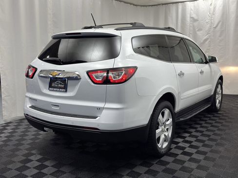 Used 2017 Chevrolet Traverse LT w/ Style and Technology Package image 11