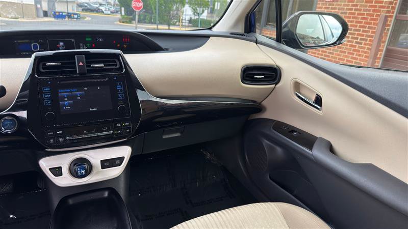 Used 2018 Toyota Prius Two w/ Prius Two Safety Plus Package FWD image 27