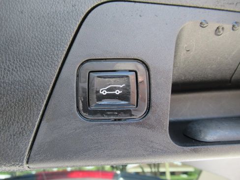 Used 2019 Buick Envision Premium AWD/4WD image 35