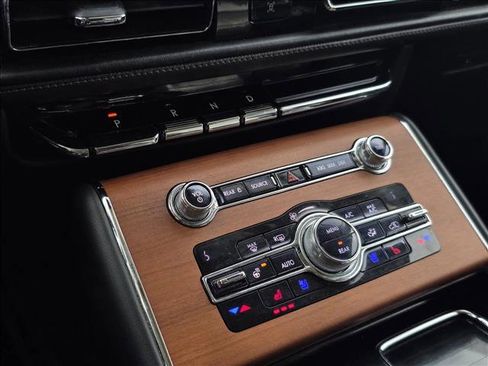 Used 2020 Lincoln Aviator Reserve w/ Equipment Group 202A image 26