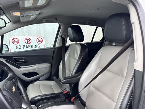 Used 2016 Chevrolet Trax LTZ w/ LPO, Cargo Package image 10