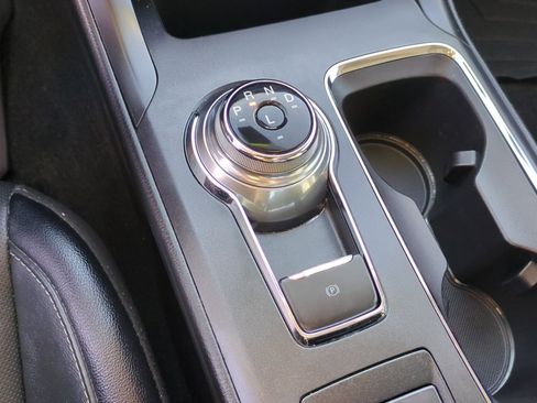 Used 2020 Ford Fusion Titanium image 27