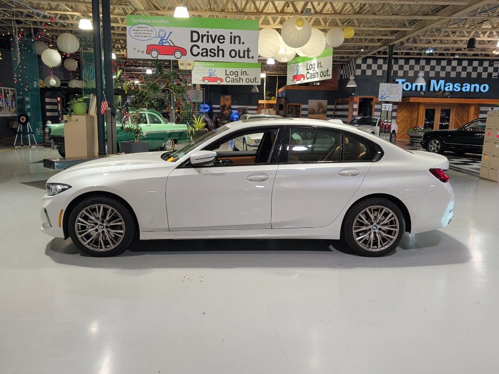Certified 2023 BMW 330i xDrive Sedan w/ Premium Package AWD/4WD image 19