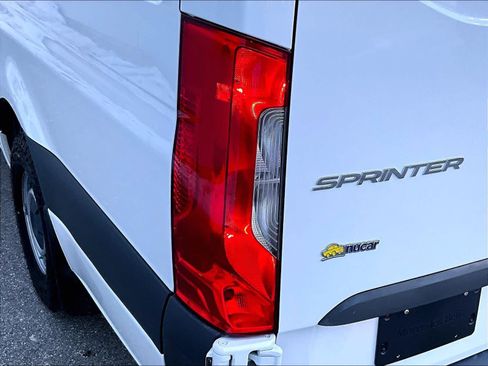 Used 2024 Mercedes-Benz Sprinter 2500 image 31