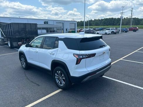 Used 2026 Chevrolet Equinox LT AWD/4WD image 3