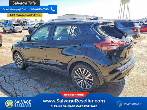 Used 2021 Nissan Kicks SV image 3
