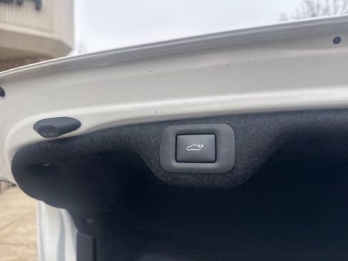 Certified 2025 Lexus ES 300h w/ Accessory Package (Z2) image 36