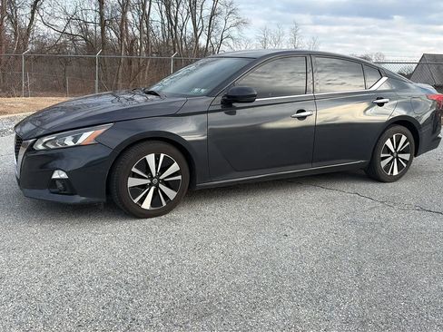 Used 2020 Nissan Altima 2.5 SV image 3