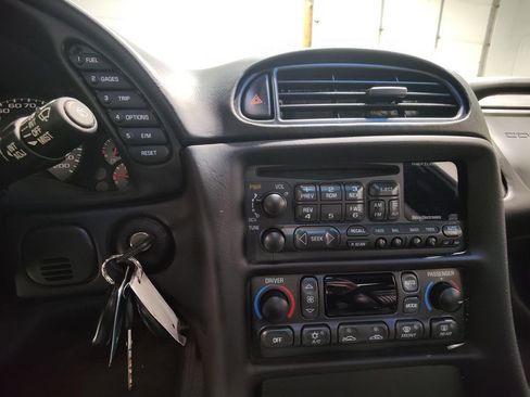 Used 2004 Chevrolet Corvette Coupe w/ Preferred Equipment Group image 31