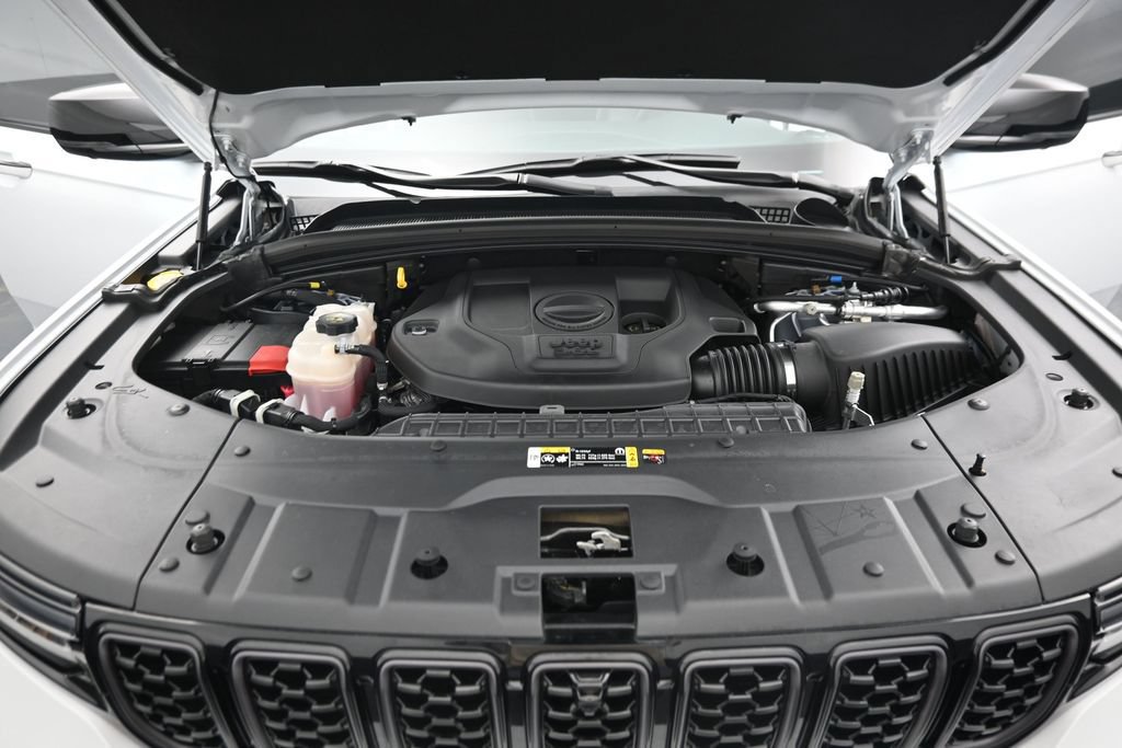 Used 2024 Jeep Grand Cherokee L Summit AWD/4WD image 43