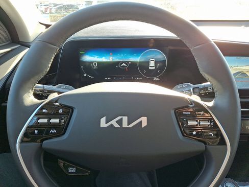 Used 2024 Kia Niro Wind w/ Wind Preserve Package image 18