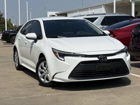 Used 2026 Toyota Corolla LE FWD image 1