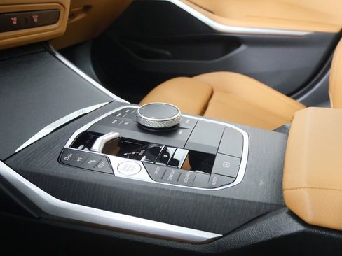 Certified 2025 BMW 330i Sedan image 28