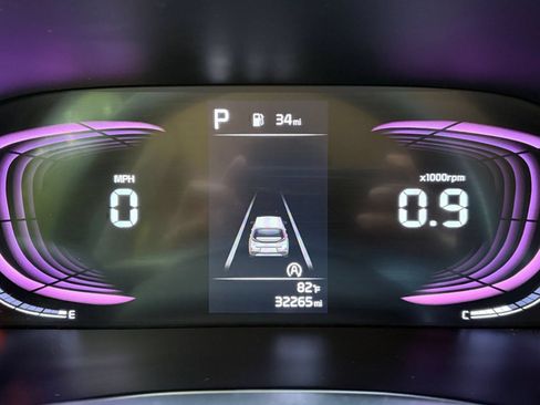 Used 2025 Kia Soul LX w/ LX Technology Package FWD image 38