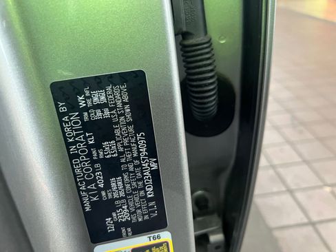 Used 2025 Kia Soul LX w/ LX Technology Package FWD image 23