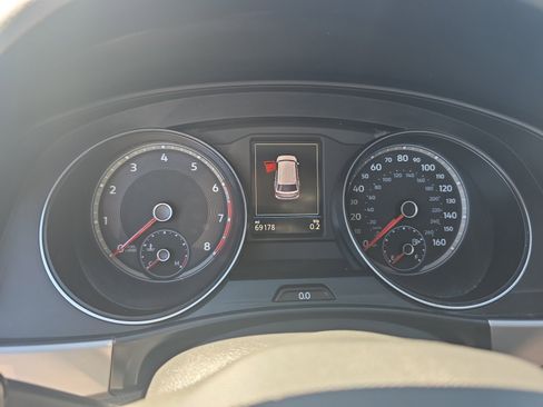 Used 2021 Volkswagen Atlas SE w/ Panoramic Sunroof Package image 10