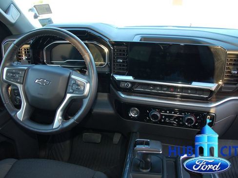 Used 2022 Chevrolet Silverado 1500 RST AWD/4WD image 18