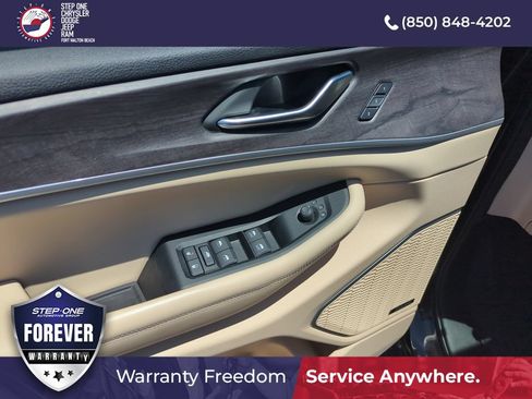 Used 2022 Jeep Grand Cherokee Limited 4xe w/ Luxury Tech Group II AWD/4WD image 18