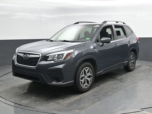 Used 2020 Subaru Forester Premium image 7