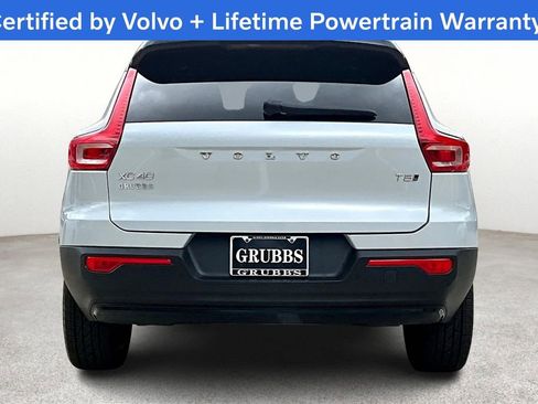 Used 2022 Volvo XC40 T5 R-Design image 6