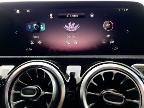 Used 2025 Mercedes-Benz CLA 250 4MATIC image 27