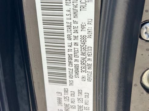 Used 2019 RAM 2500 Laramie AWD/4WD image 18