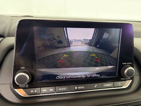 Used 2024 Nissan Rogue SV FWD image 20
