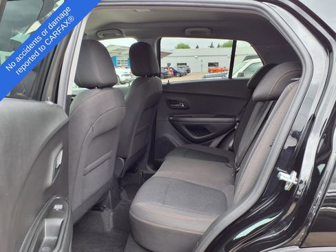 Used 2022 Chevrolet Trax LS w/ Tint and Cruise Package AWD/4WD image 11