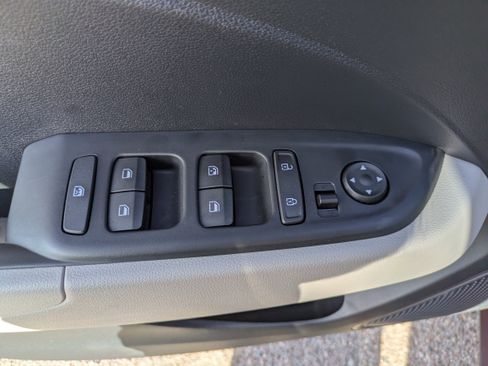 Certified 2026 Hyundai Venue SEL image 19