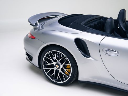 Used 2016 Porsche 911 Turbo S image 23