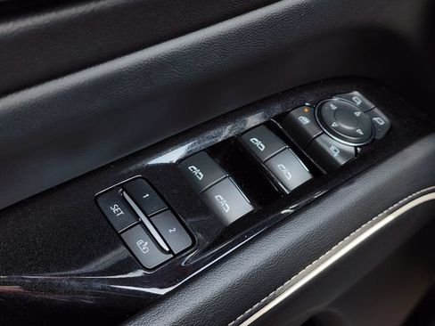 Used 2022 Cadillac Escalade ESV Premium Luxury AWD/4WD image 34
