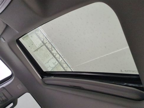 Used 2022 Chevrolet Silverado 1500 LTZ w/ Technology Package image 19