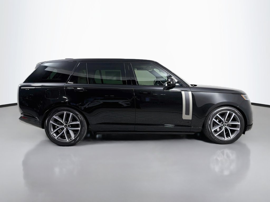 New 2027 Land Rover Range Rover Long Wheelbase SE AWD/4WD image 4